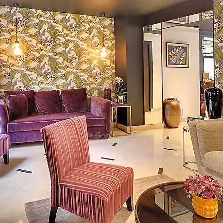 Le Senat Hotel