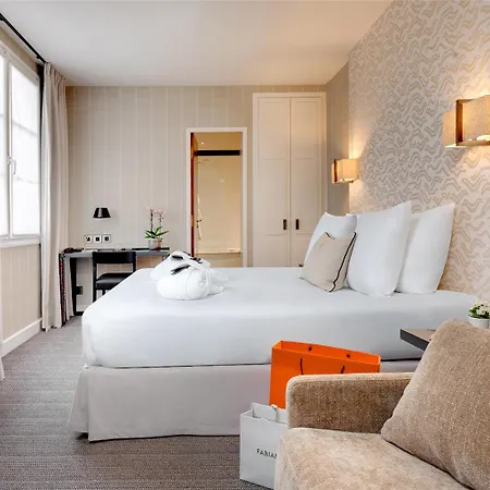 Le Senat Hotel
