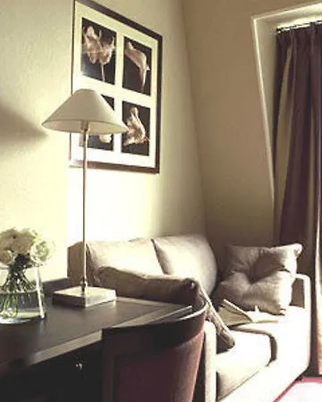 Le Senat Hotel 4*