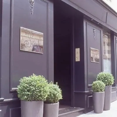 Le Senat Hotel