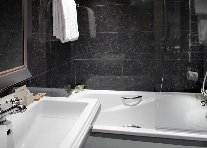 Hotel Le Senat Parijs