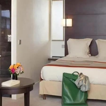 Отель Le Senat 4*