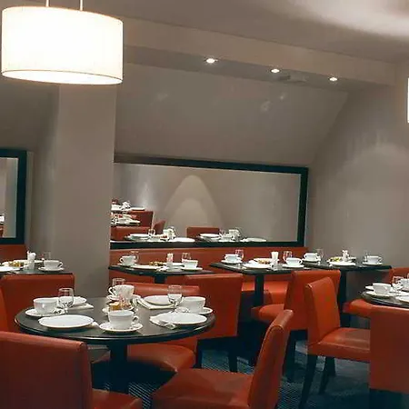 Le Senat 4* Paryż